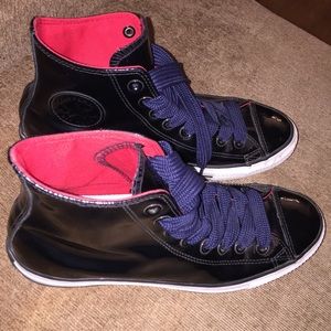 Converse hi-top men 9/women 11
